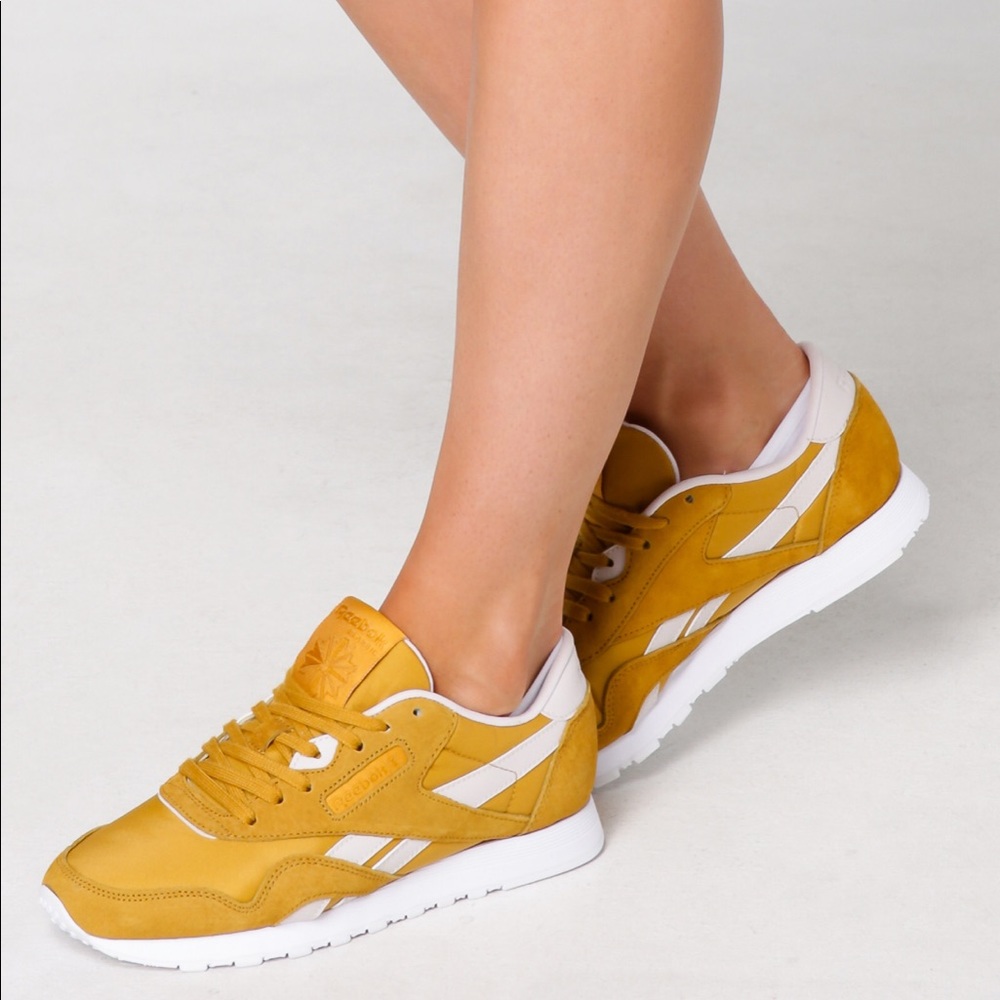 Reebok Classics Mustard Size 7